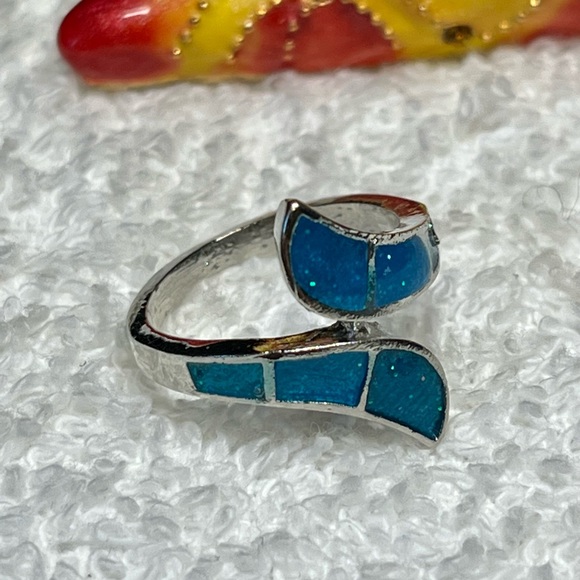 🦋Cute silver plate ring with rhinestone and inlay opal look/costume NWOT - Picture 2 of 9